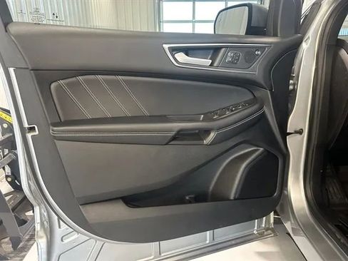 Used 2022 Ford Edge ST image 7