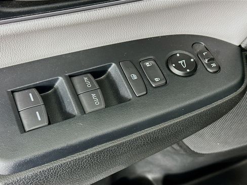 Used 2017 Honda CR-V EX-L image 15