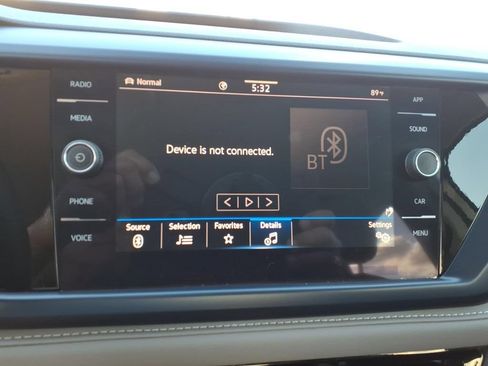 Certified 2024 Volkswagen Taos SE w/ Panoramic Sunroof Package AWD/4WD image 26