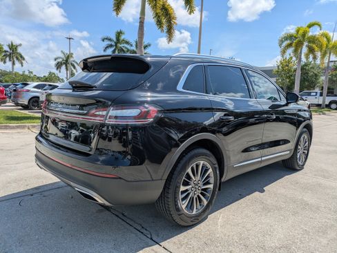Used 2023 Lincoln Nautilus AWD w/ Premium Package image 4