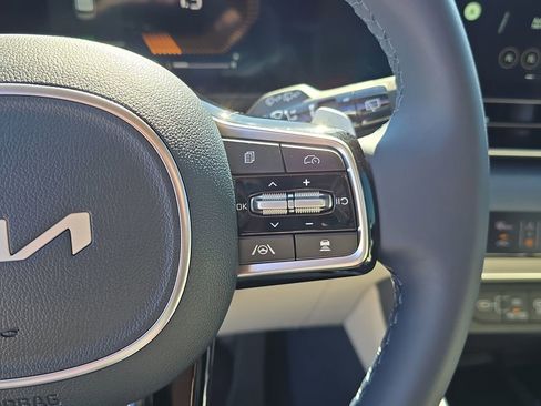 New 2026 Kia Carnival EX image 31