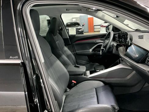 Certified 2025 Audi Q5 Prestige image 10