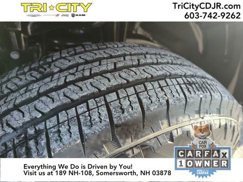 Used 2025 Jeep Wrangler Sport image 34