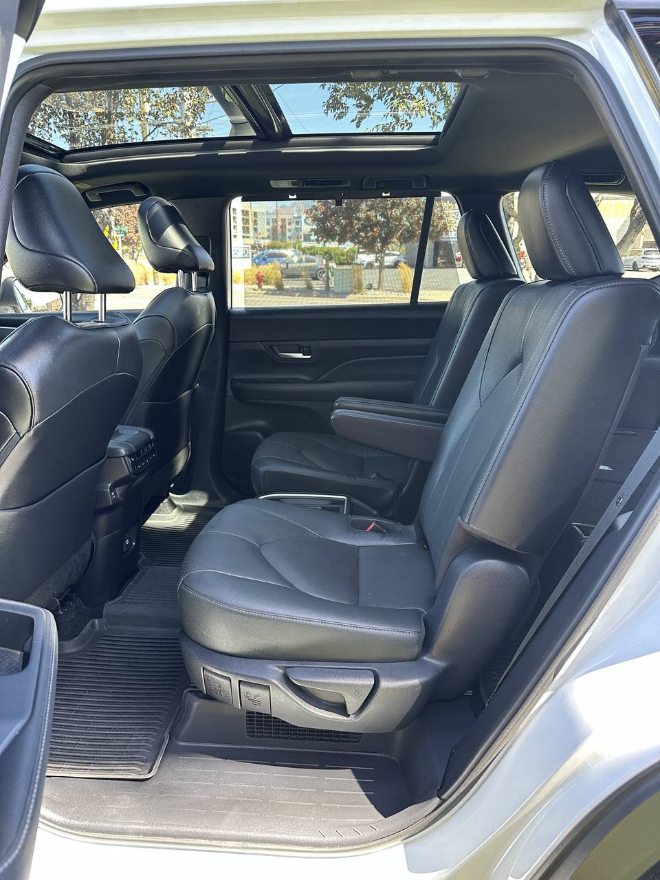 Used 2025 Toyota Grand Highlander AWD Hybrid image 19