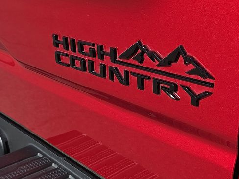 Used 2022 Chevrolet Silverado 1500 High Country w/ High Country Premium Package image 8