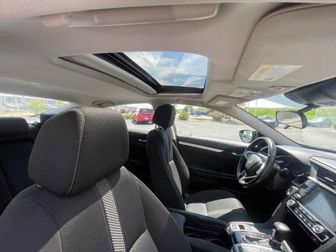 Used 2019 Honda Civic EX image 7
