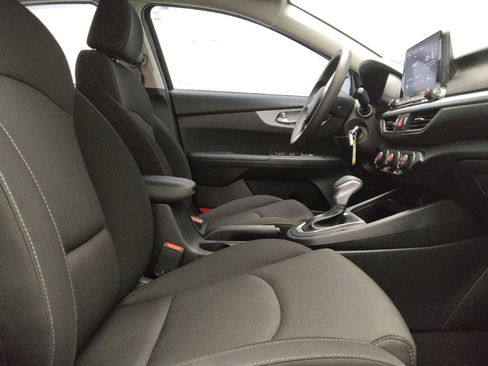 Used 2023 Kia Forte LXS w/ LXS Technology Package FWD image 21