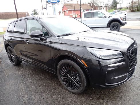 Used 2023 Lincoln Corsair AWD w/ Equipment Group 101A image 9