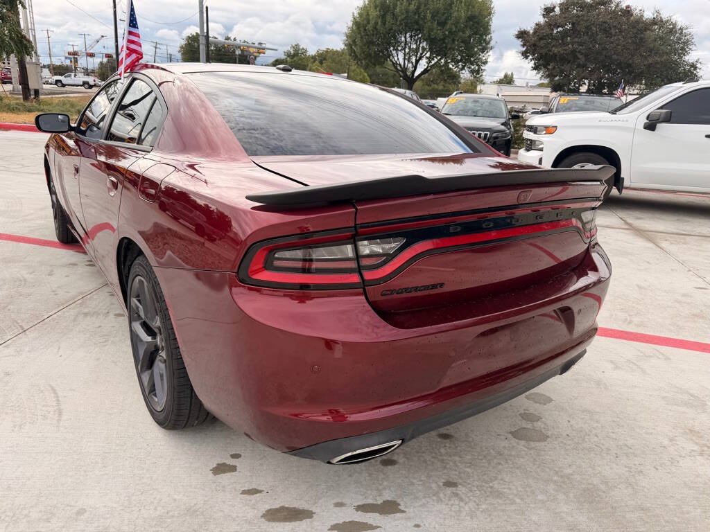Used 2021 Dodge Charger SXT w/ Blacktop Package RWD image 3