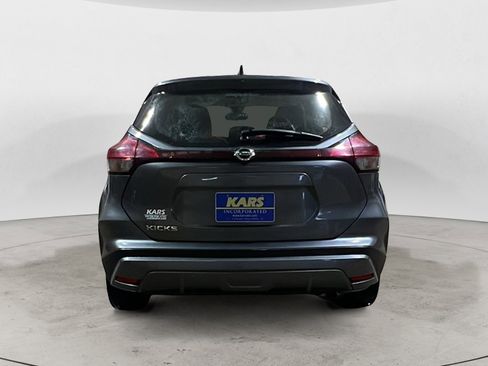 Used 2021 Nissan Kicks S image 5