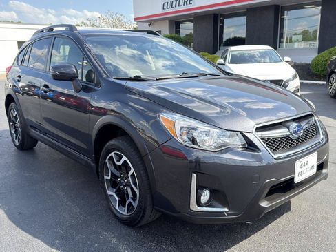 Used 2017 Subaru Crosstrek 2.0i Limited w/ Popular Package #2 AWD/4WD image 2