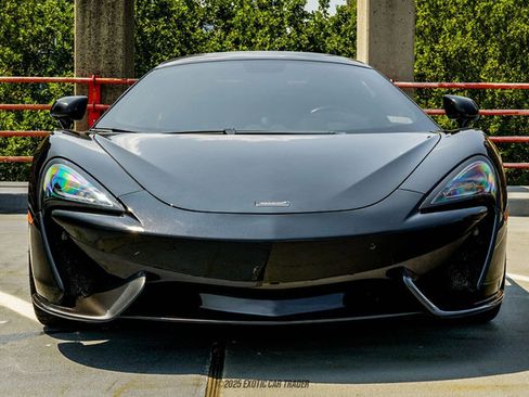 Used 2019 McLaren 570S Spider image 18