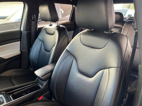 Used 2025 Jeep Compass Limited image 46