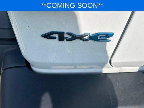 Used 2025 Jeep Wrangler Unlimited Rubicon 4xe w/ Convenience Group AWD/4WD image 6