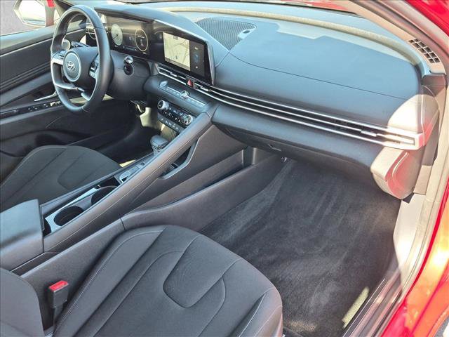 Used 2023 Hyundai Elantra SEL w/ Convenience Package FWD image 21