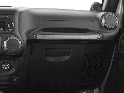 Used 2014 Jeep Wrangler Unlimited Sahara w/ Trailer Tow Group AWD/4WD image 10