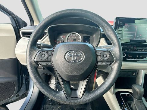 Used 2022 Toyota Corolla Cross L AWD/4WD image 11