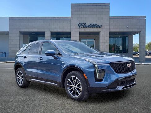 Used 2024 Cadillac XT4 Sport w/ LPO, Floor Liner Package FWD image 3