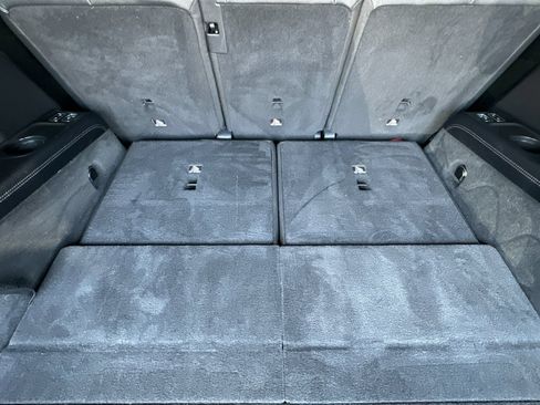 Used 2025 Mercedes-Benz GLS 450 4MATIC image 18