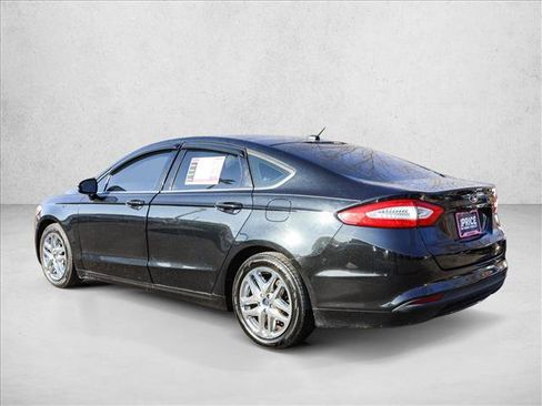 Used 2015 Ford Fusion SE image 7