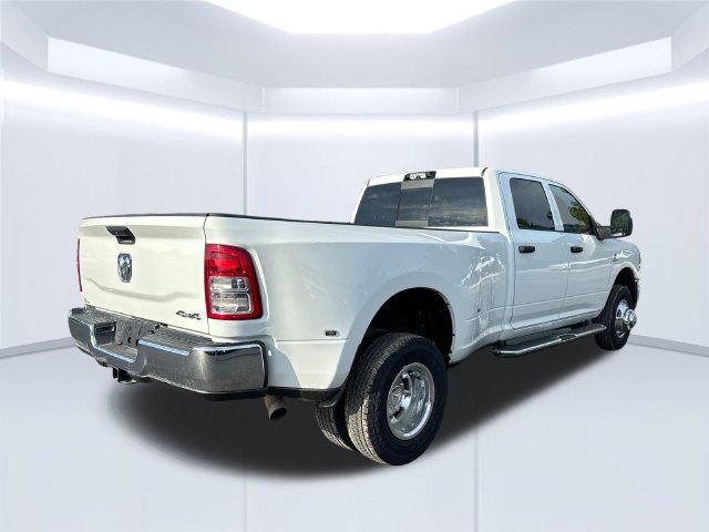Used 2024 RAM 3500 Tradesman w/ Chrome Appearance Group AWD/4WD image 10