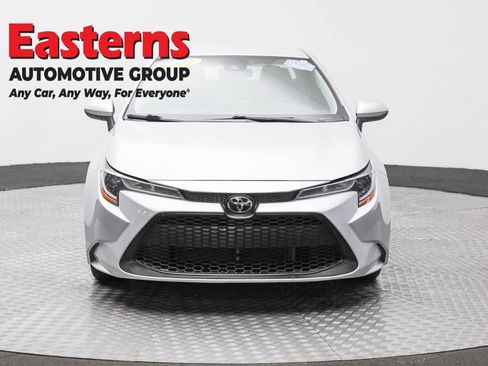 Used 2021 Toyota Corolla LE w/ Protection Package (TMS) FWD image 2
