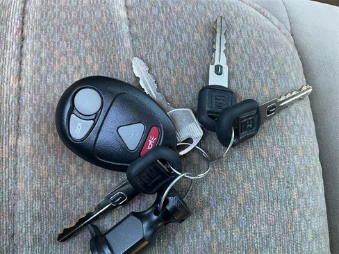 Used 2001 Buick Century Custom image 28