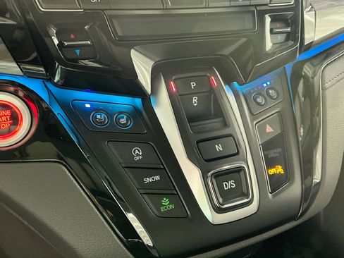 Used 2023 Honda Odyssey Elite image 17