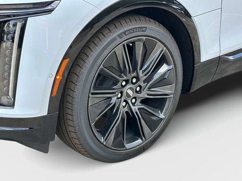 New 2026 Cadillac Lyriq Signature Sport w/ Nappa Leather Package AWD/4WD image 17
