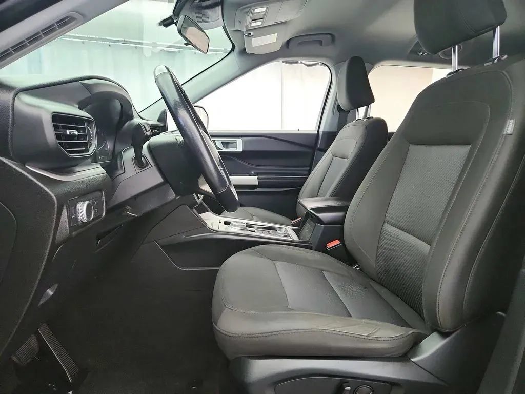 Used 2022 Ford Explorer XLT AWD/4WD image 11