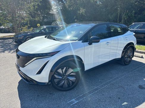 Used 2024 Nissan Ariya AWD image 2