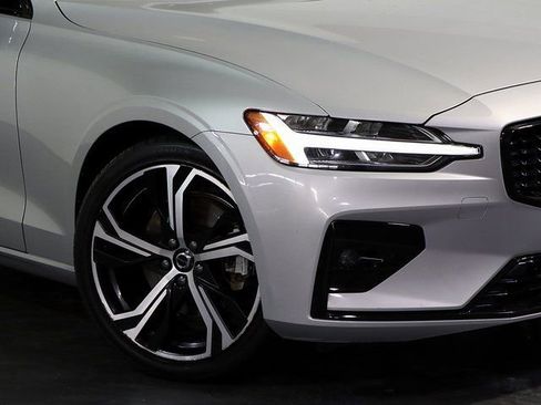 Used 2024 Volvo S60 B5 Core image 8