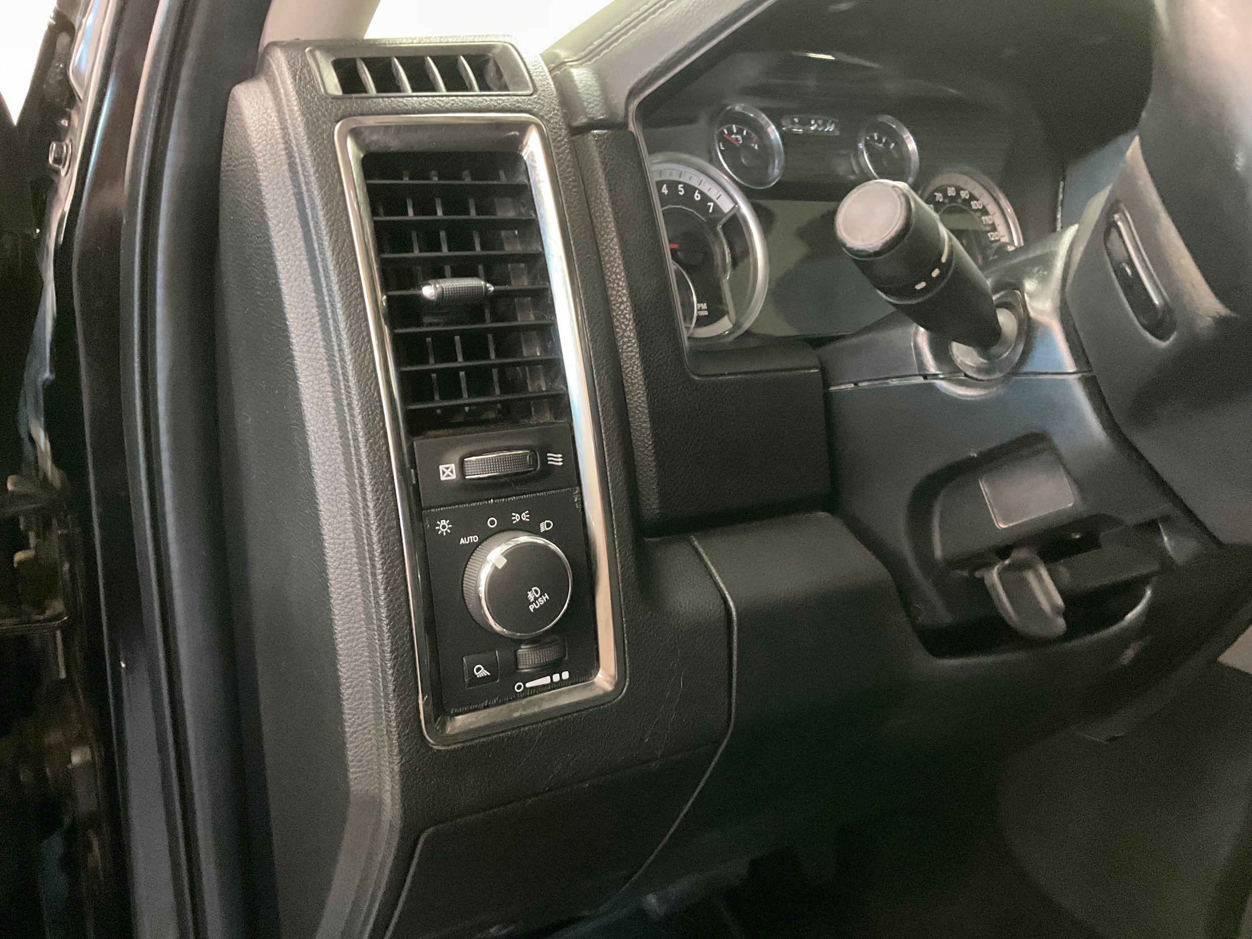 Used 2014 RAM 1500 Sport w/ Sport Premium Group AWD/4WD image 12