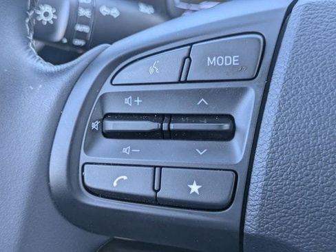 Certified 2026 Hyundai Venue SEL FWD image 25