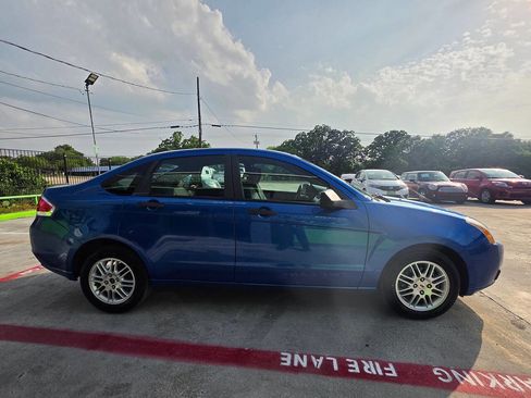 Used 2010 Ford Focus SE FWD image 16
