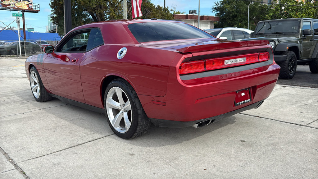 Used 2009 Dodge Challenger R/T RWD image 11
