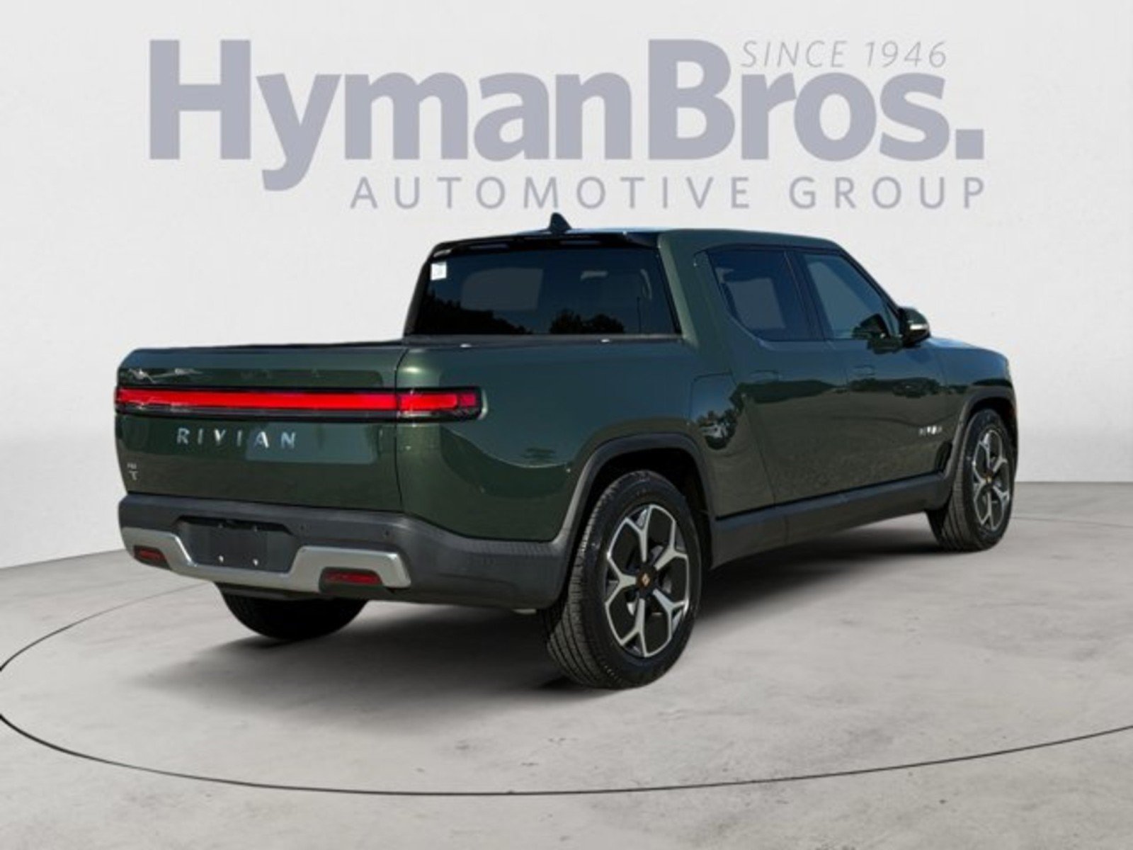 Used 2024 Rivian R1T Adventure Dual AWD/4WD image 3