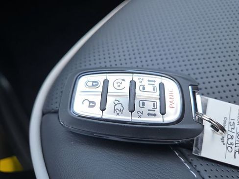 New 2026 Chrysler Pacifica Limited w/ S Appearance Package image 30