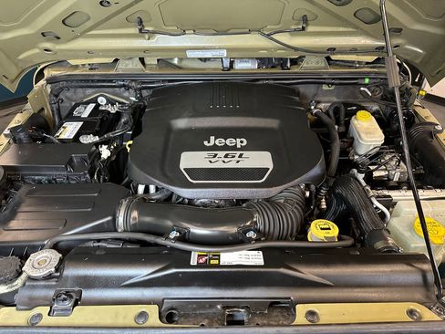 Used 2013 Jeep Wrangler Sport AWD/4WD image 20