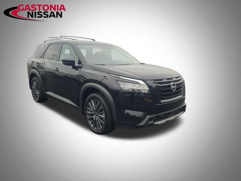 Used 2024 Nissan Pathfinder SL w/ SL Premium Package image 17