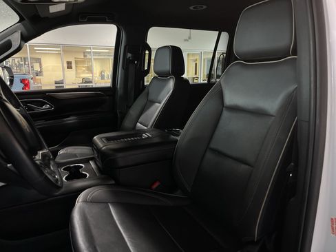 Used 2023 Chevrolet Suburban Premier image 27