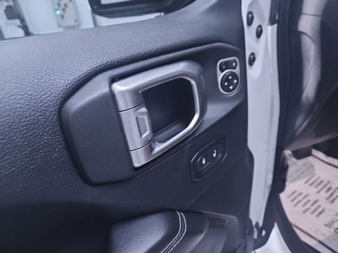 Used 2020 Jeep Gladiator Rubicon AWD/4WD image 13