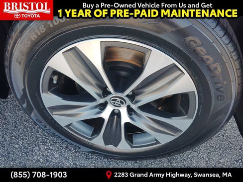Used 2022 Toyota Highlander XLE AWD/4WD image 14