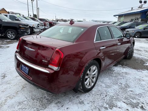 Used 2018 Chrysler 300 Limited w/ Safetytec Plus Group image 6