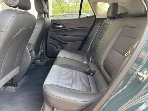 Used 2025 Chevrolet Trax LT image 24