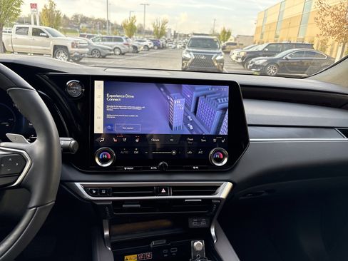 Used 2025 Lexus RX 350 w/ Convenience Package image 29