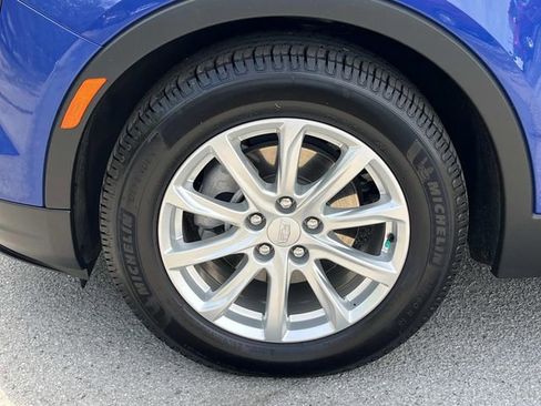 Used 2021 Cadillac XT4 Luxury w/ Cold Weather Package image 9