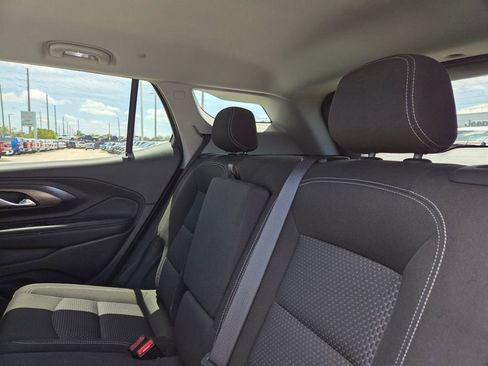 Used 2024 GMC Terrain SLE FWD image 17
