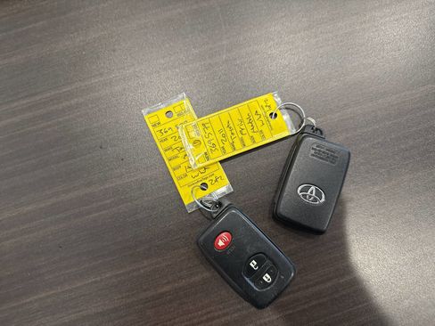 Used 2011 Toyota Prius Two image 38