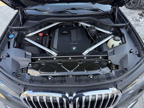 Used 2020 BMW X7 xDrive40i w/ Luxury Seating Package image 8